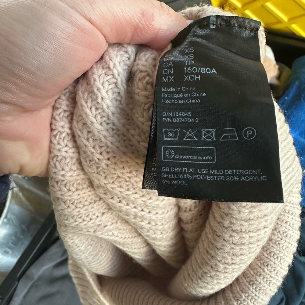 H&M Mock neck Sweater - Picture 6 of 6